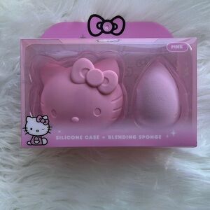 🆕 Hello Kitty Pink Silicone Case and Blending Sponge Set